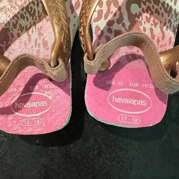 havaianas Toddler girl size 4c rose gold cheetah - Picture 6 of 7